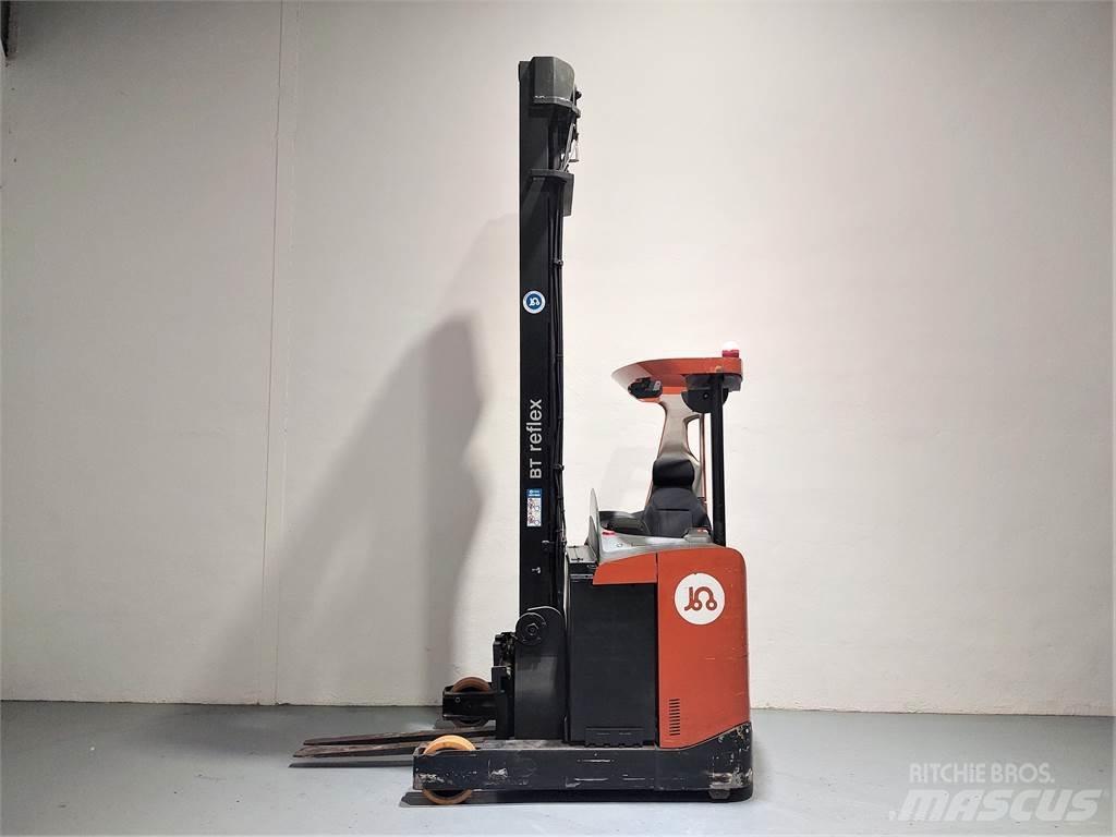 BT RRE 160 Stivuitor cu catarg retractabil