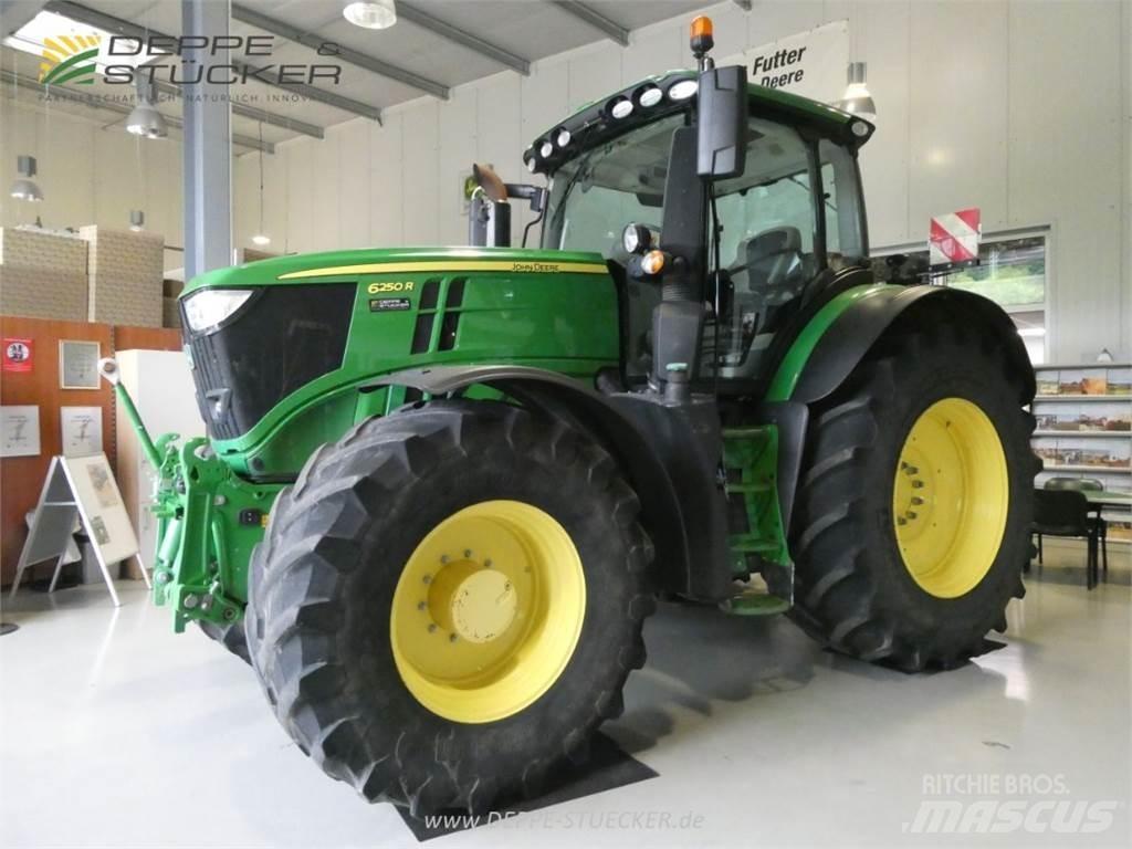 John Deere 6250R Tractoare