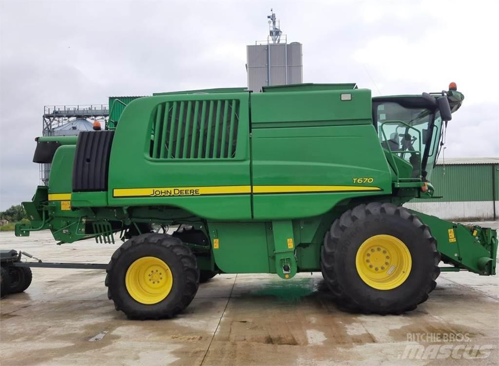 John Deere T670 Combine de secerat