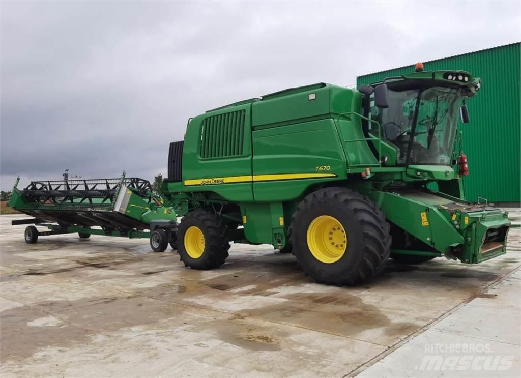 John Deere T670 Combine de secerat