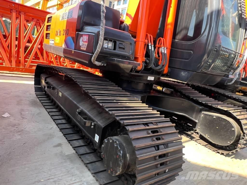 Hitachi ZX200 Excavatoare pe șenile
