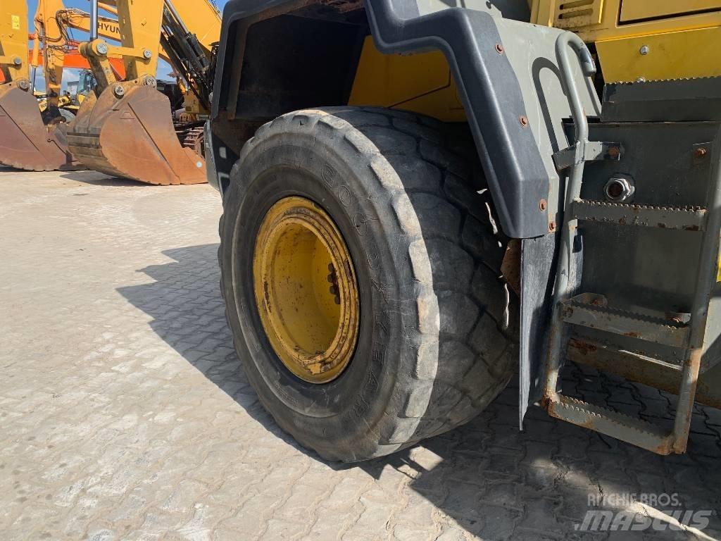 Komatsu WA 320-5H Incarcator pe pneuri