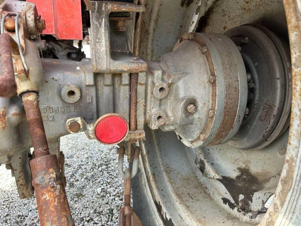 Massey Ferguson 590 Tractoare
