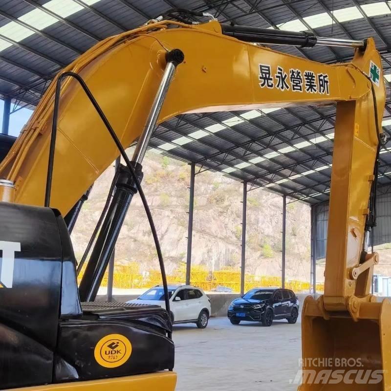 CAT 320D Excavatoare pe șenile
