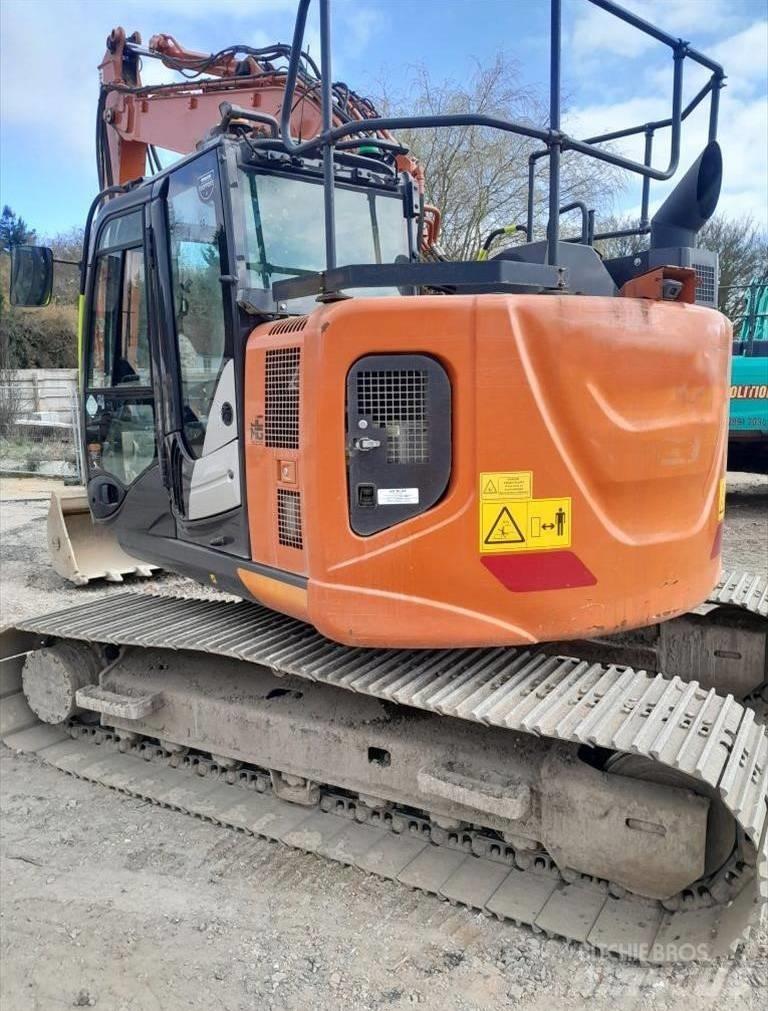 Hitachi ZX 135 US-6 Excavatoare pe șenile
