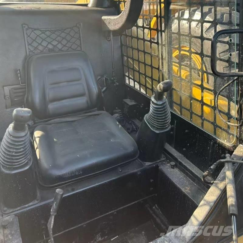 CAT 226 Mini incarcator