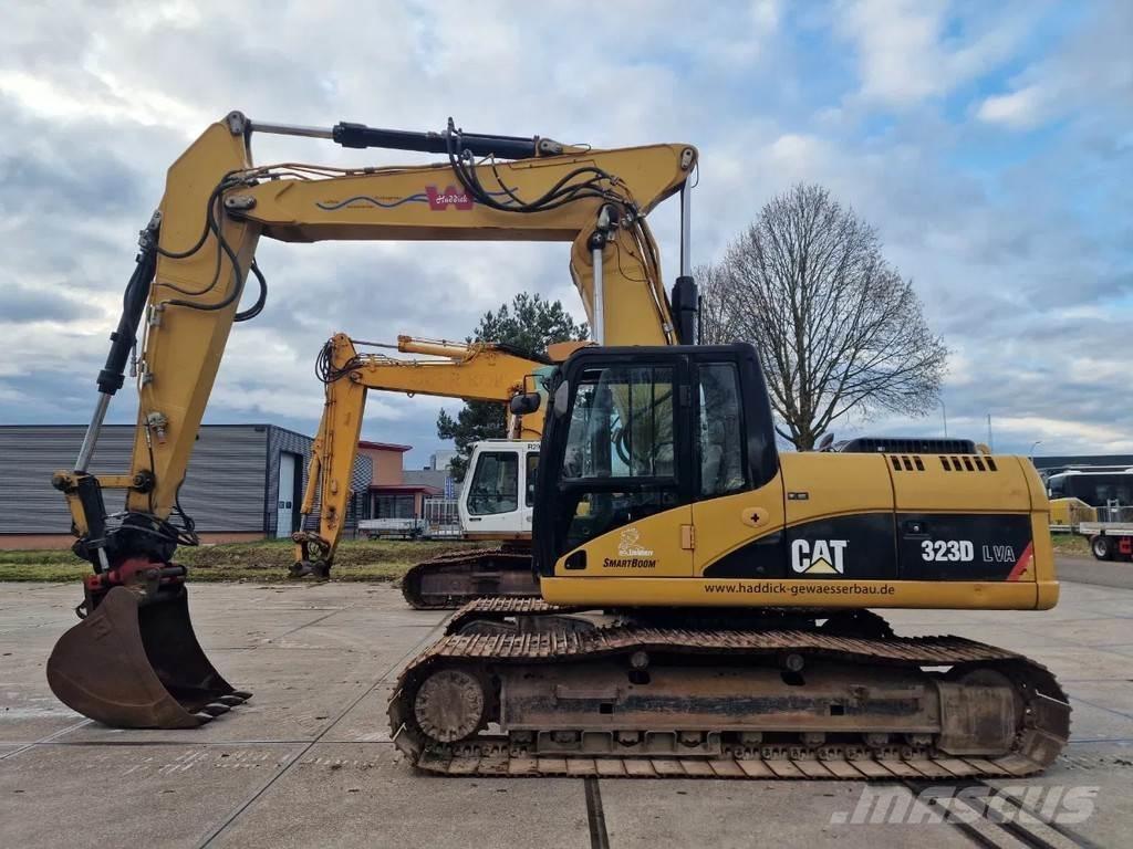 CAT 323d Excavatoare pe șenile
