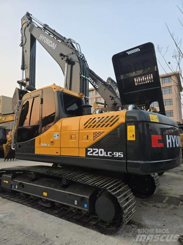Hyundai 220—9S Excavatoare pe șenile
