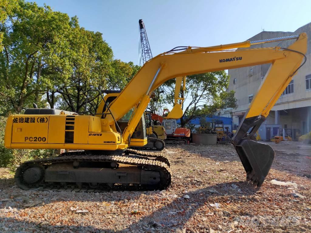 Komatsu PC200-6 Excavatoare pe șenile
