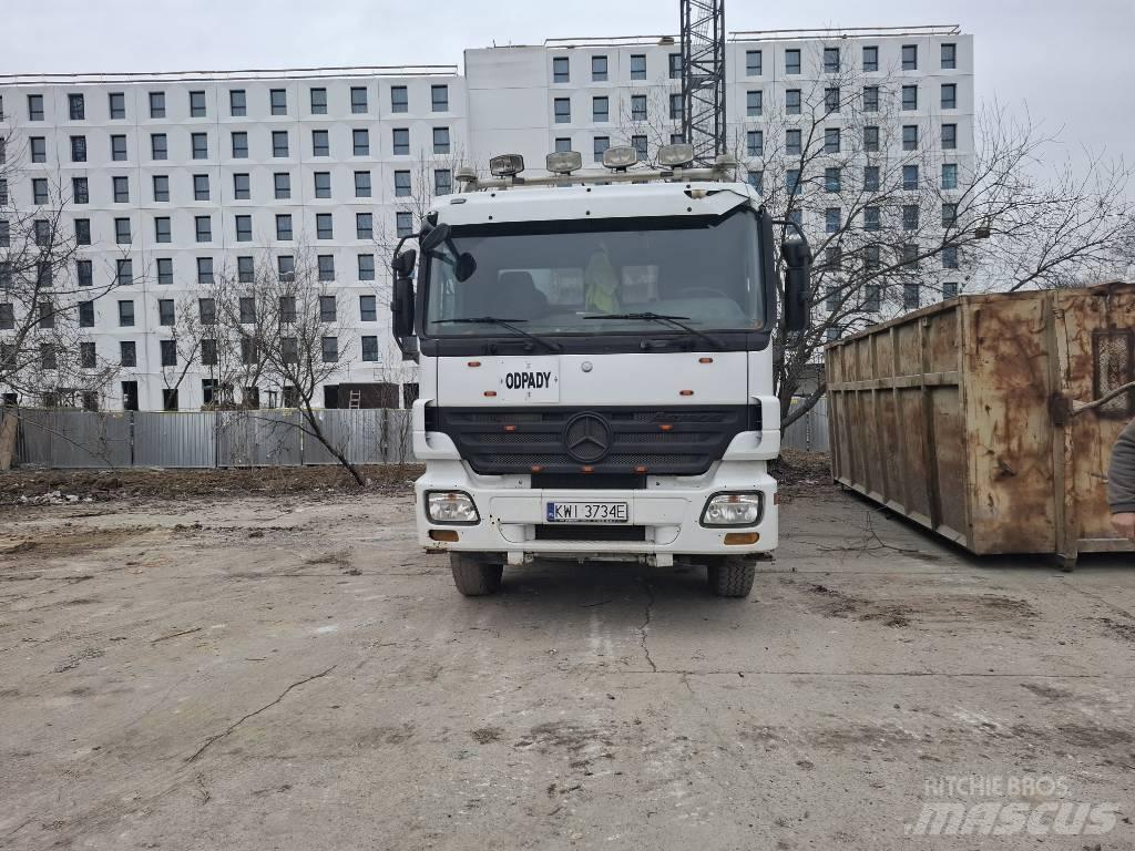 Mercedes-Benz 3244 Camion cu carlig de ridicare