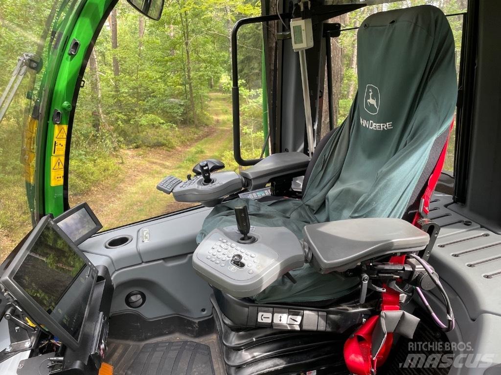 John Deere 1170G 8WD Combine forestiere