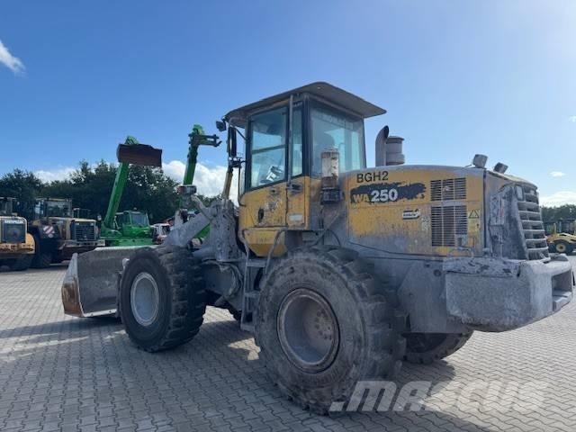 Komatsu WA 250-5 Incarcator pe pneuri
