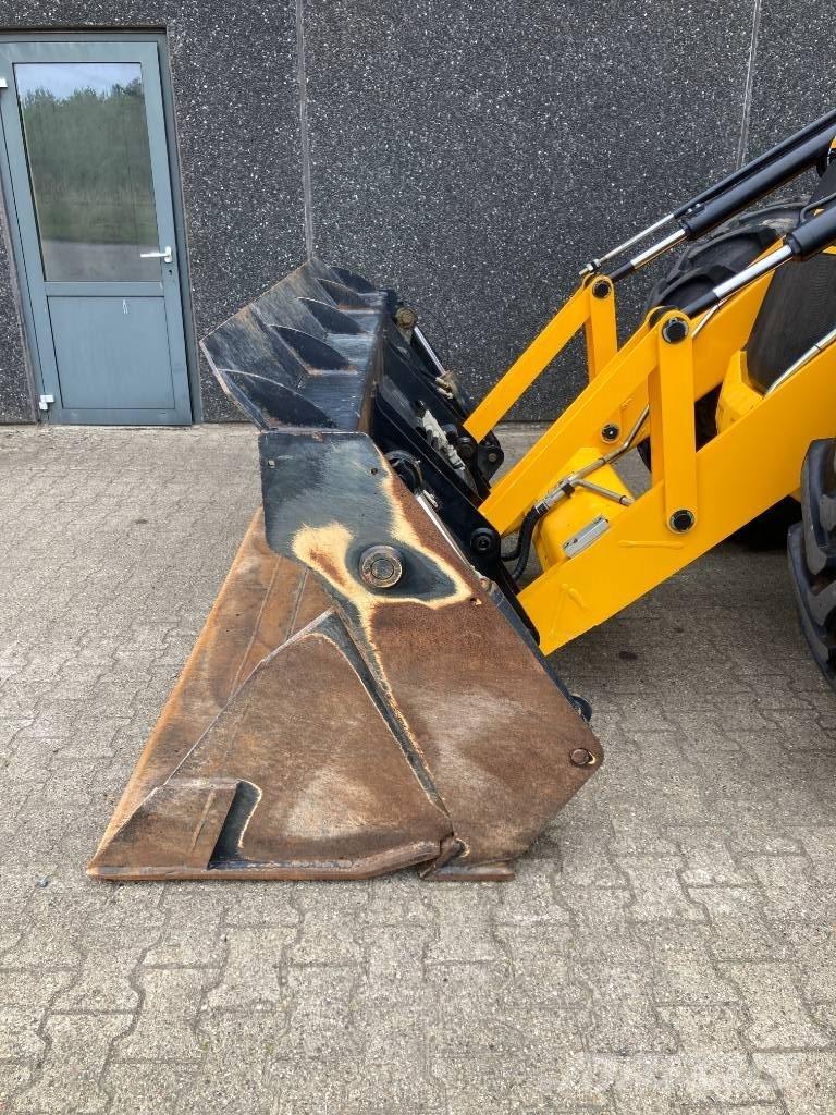 JCB 4 CX Pro Buldoexcavatoare