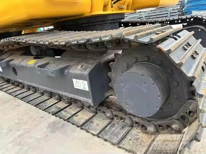 Komatsu PC130 Excavatoare pe șenile
