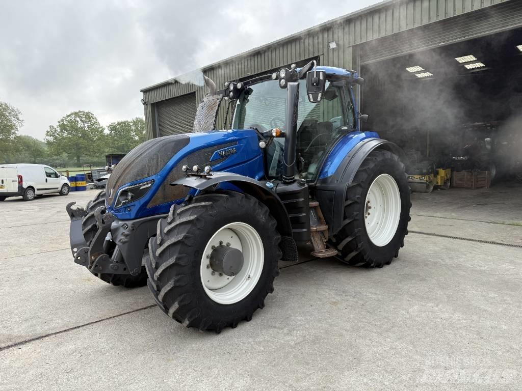 Valtra T 234 Versu Tractoare