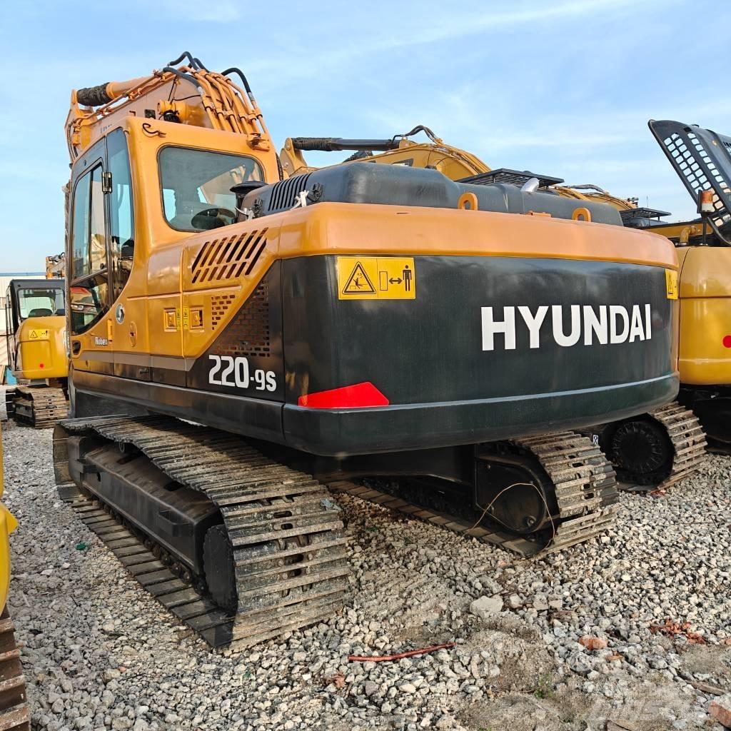 Hyundai R220-9S Excavatoare pe șenile
