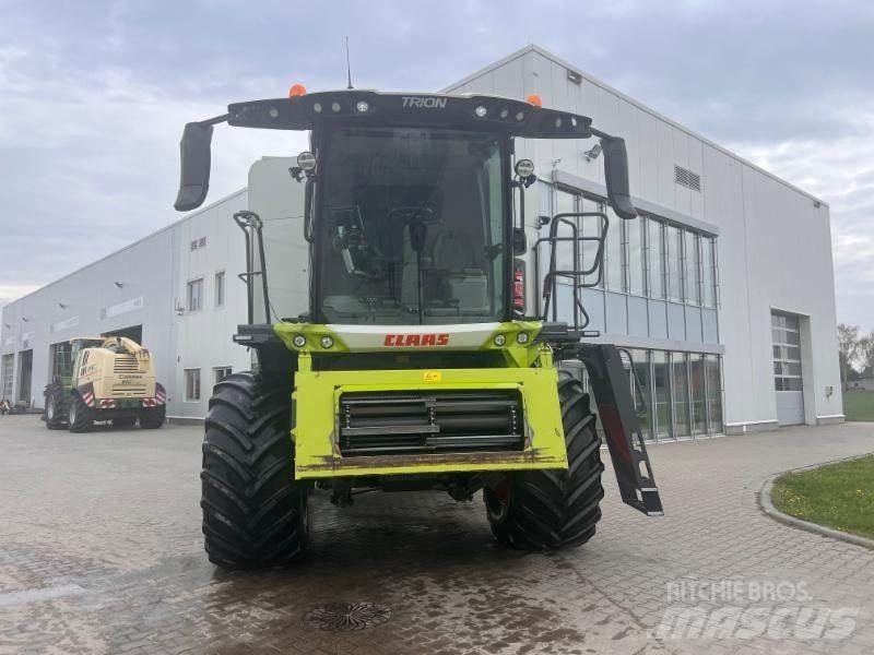 CLAAS TRION 520 Combine de secerat