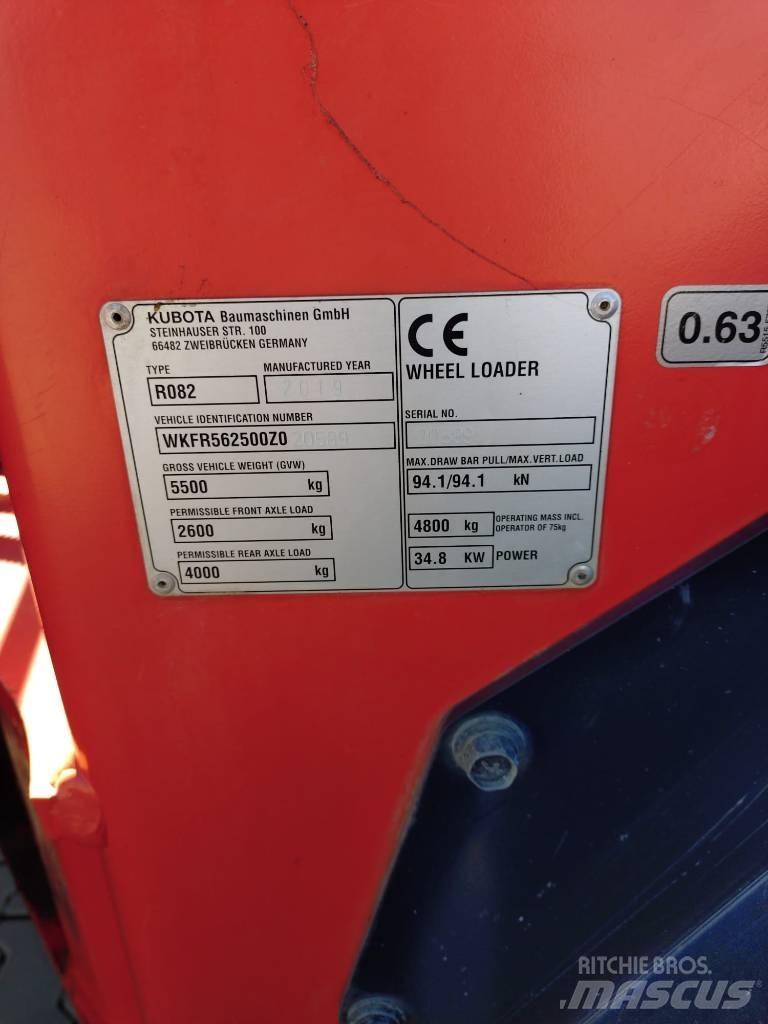 Kubota R 082 Incarcator pe pneuri