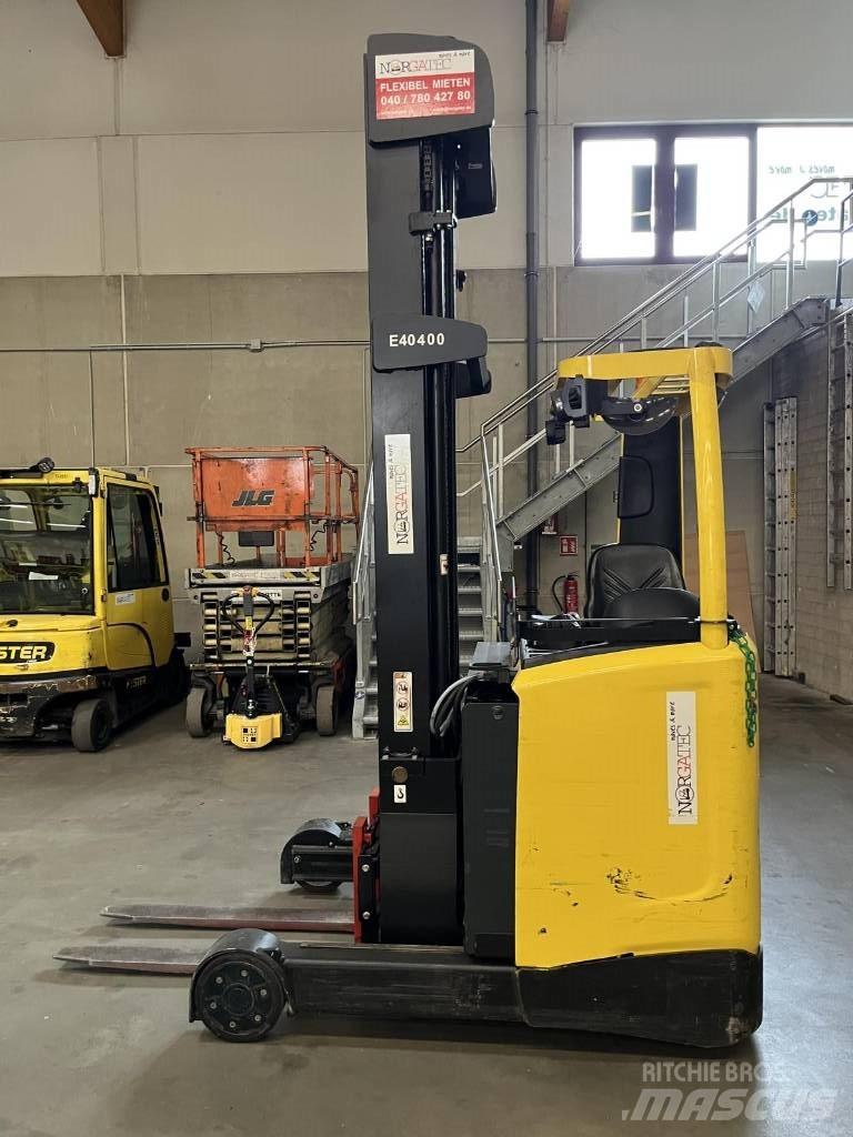 Hyster R1.6 Stivuitor cu catarg retractabil