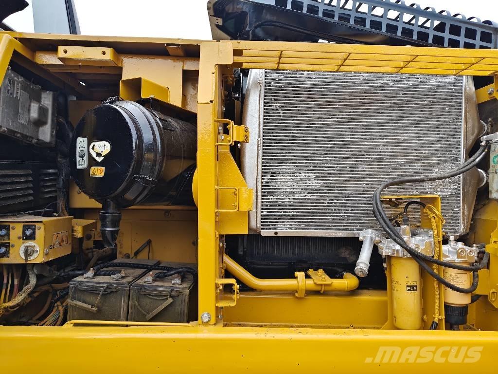 CAT 330 D2L Excavatoare pe șenile

