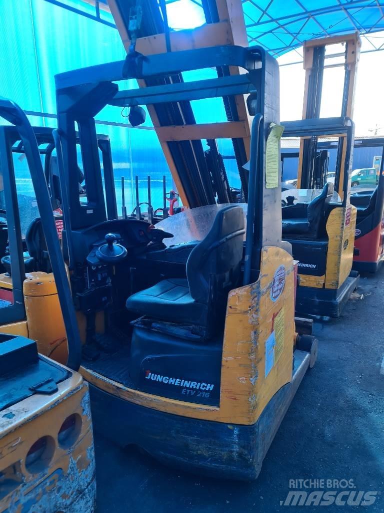 Jungheinrich ETV 216 Stivuitor cu catarg retractabil