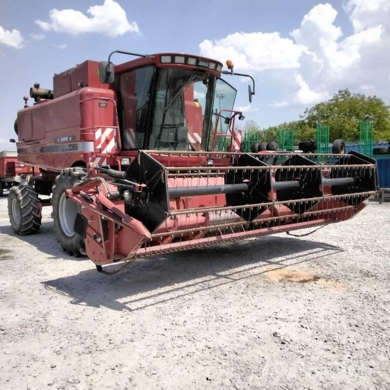 Case IH 2366E Combine de secerat