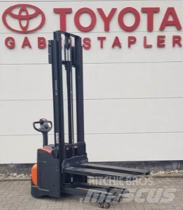 Toyota SWE120L Transpaleta manuala