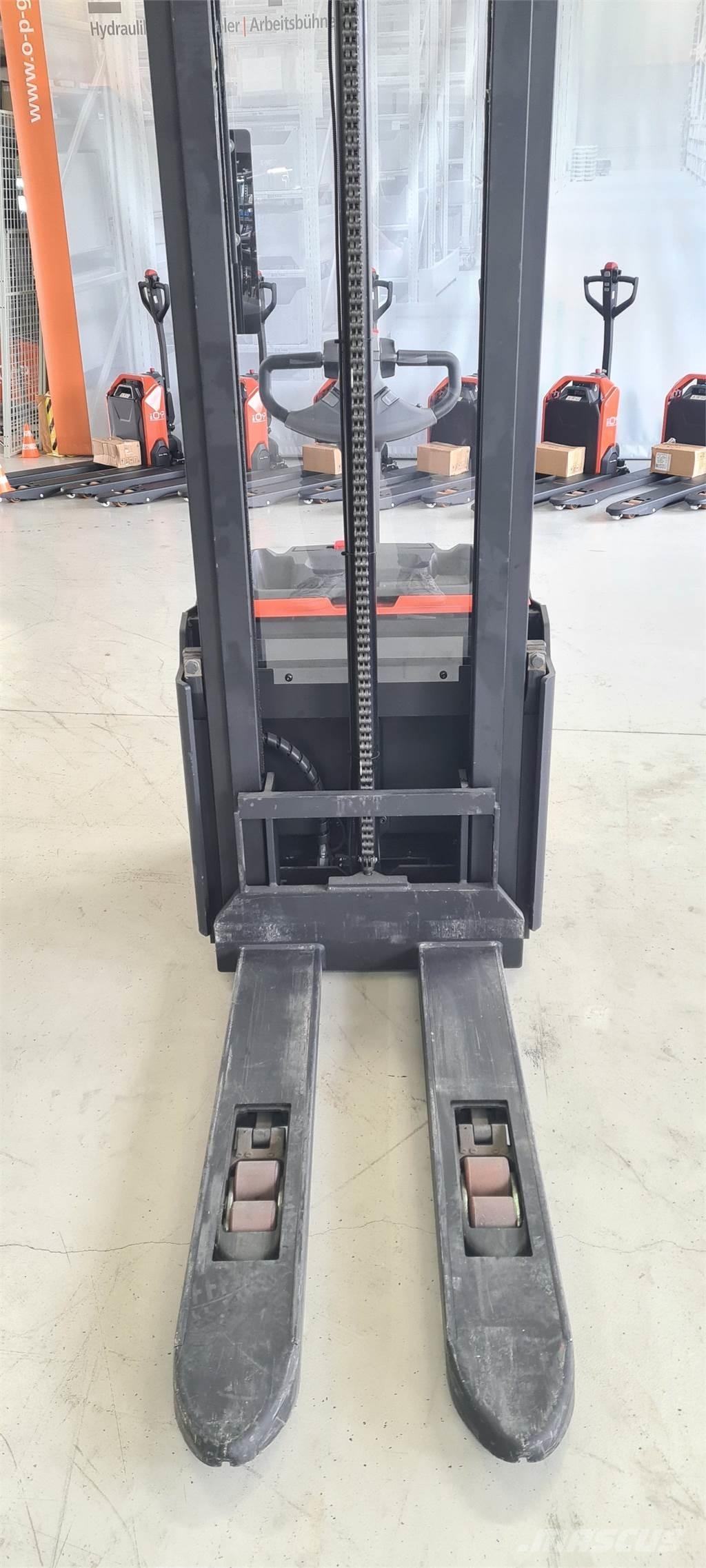 Toyota SWE120L Transpaleta manuala