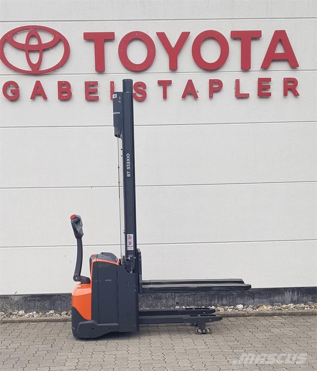 Toyota SWE120L Transpaleta manuala