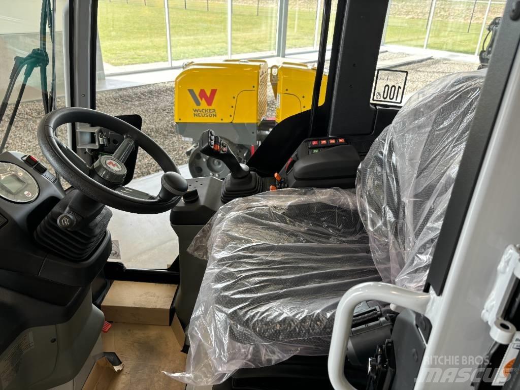 Wacker Neuson WL 28 Incarcator pe pneuri