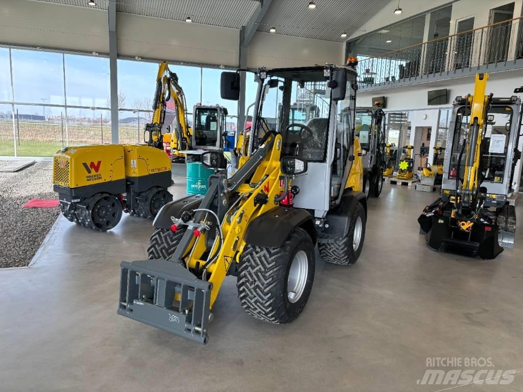 Wacker Neuson WL 28 Incarcator pe pneuri