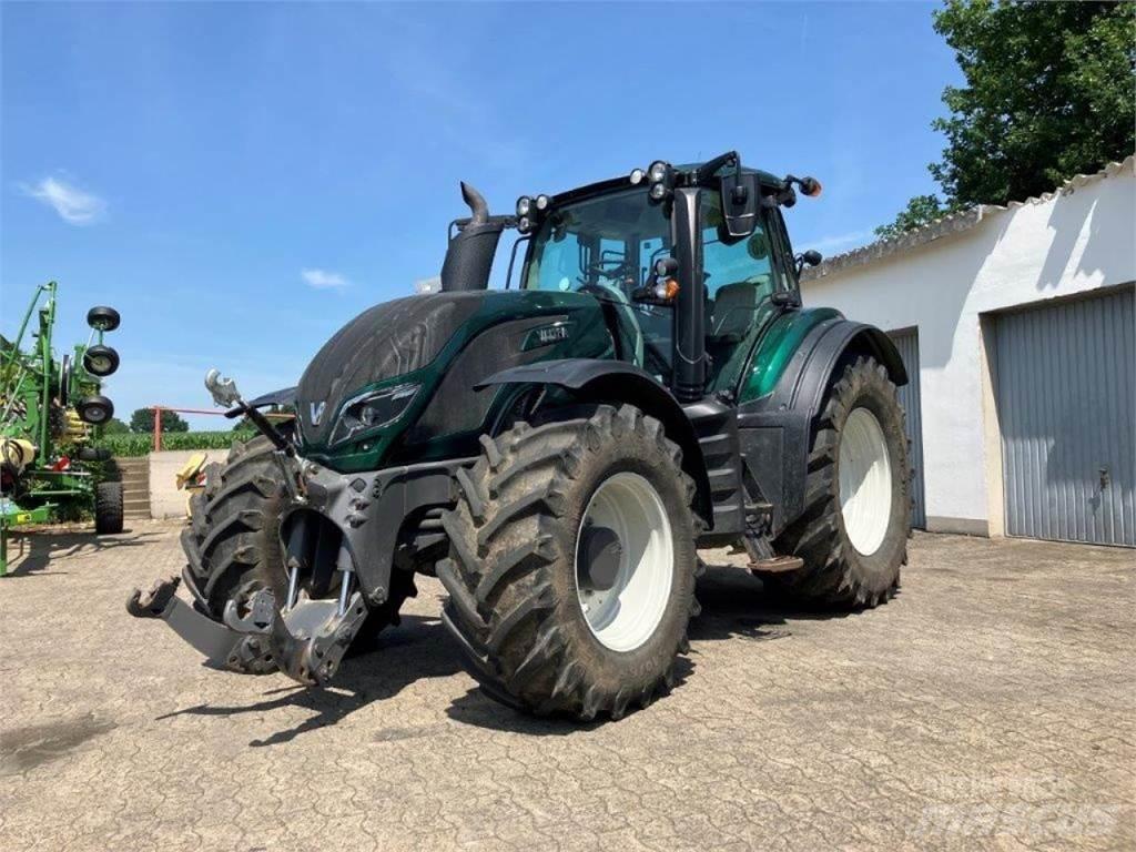 Valtra T154 Active Tractoare