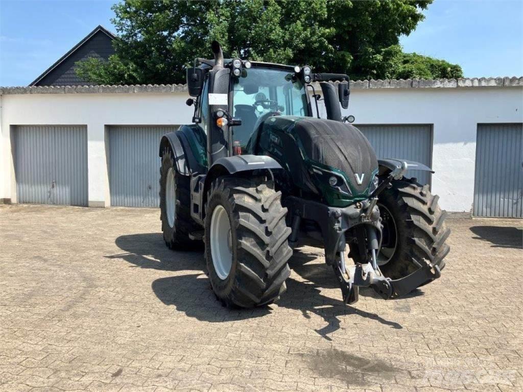 Valtra T154 Active Tractoare