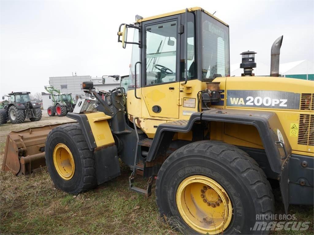 Komatsu WA 200 PZ Incarcator pe pneuri