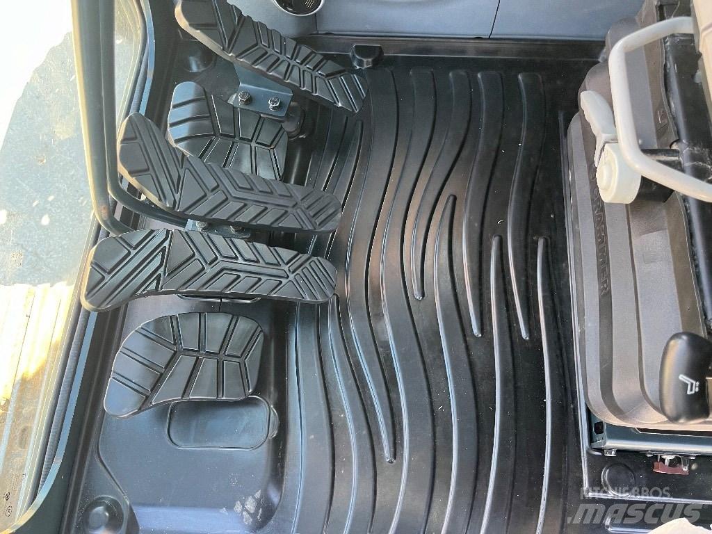 Hyundai HX140L Excavatoare pe șenile
