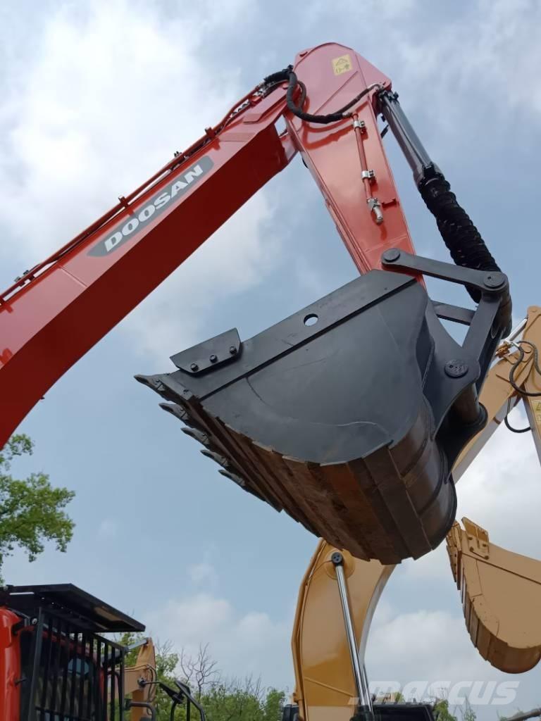 Doosan DX 225 LC-9T Excavatoare pe șenile

