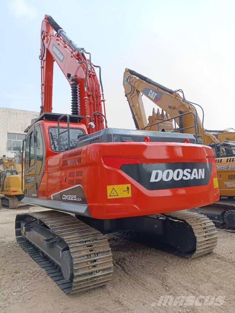 Doosan DX 225 LC-9T Excavatoare pe șenile
