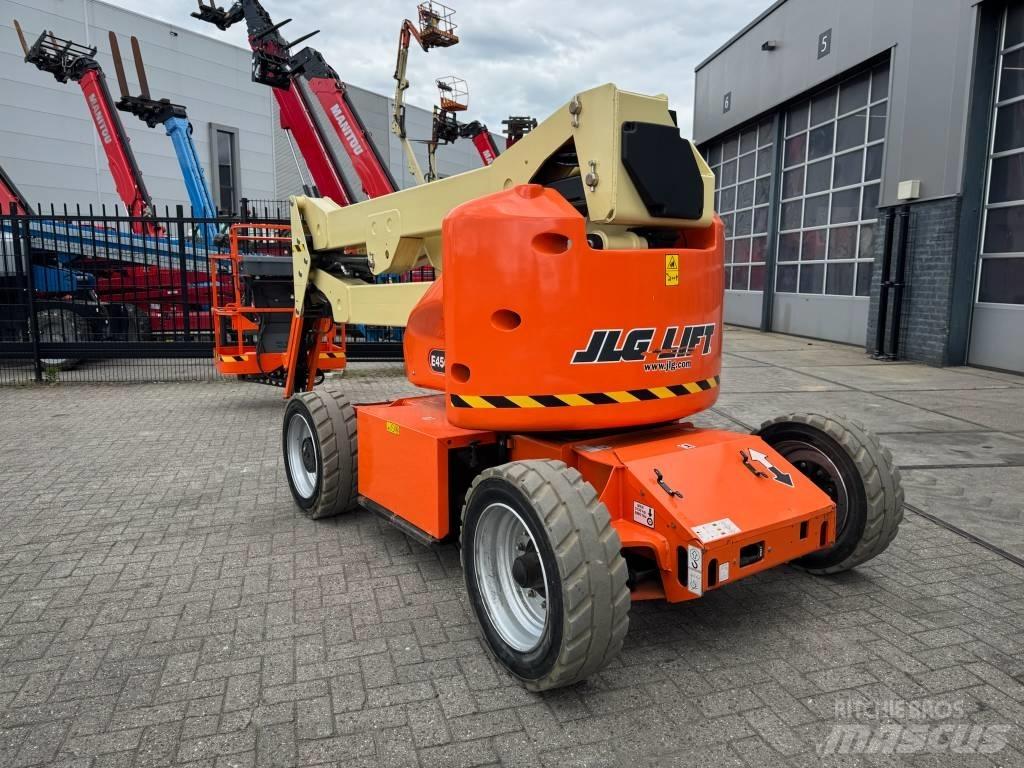 JLG E 450 AJ Nacele cu brat articulat