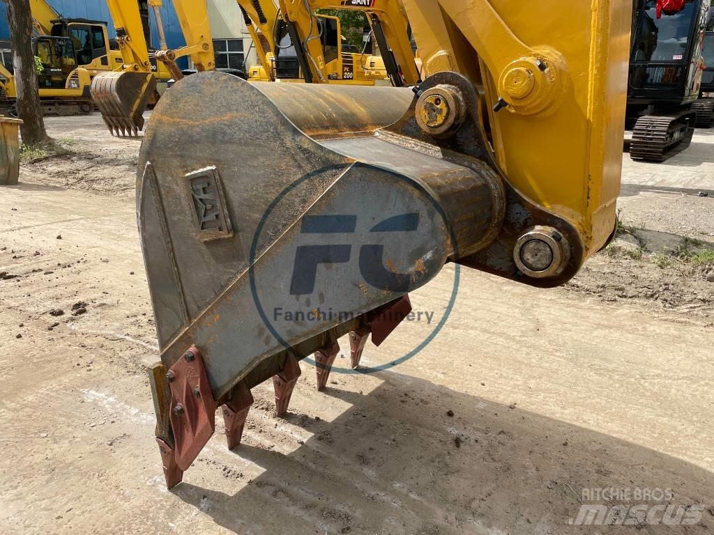 CAT 320 D 2 Excavatoare 7t - 12t