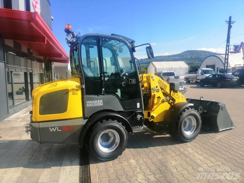 Wacker Neuson WL32 Incarcator pe pneuri