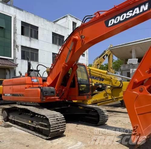 Doosan DX225LC Excavatoare pe șenile
