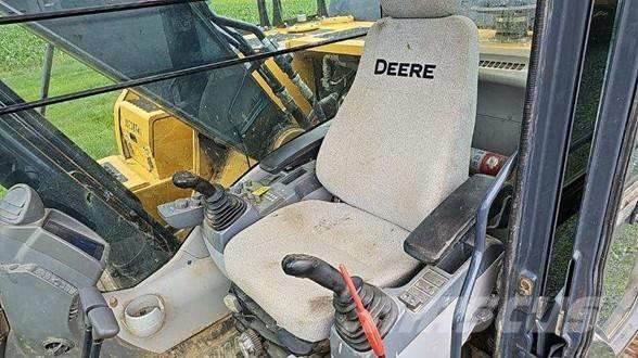 John Deere 210G LC Excavatoare pe șenile
