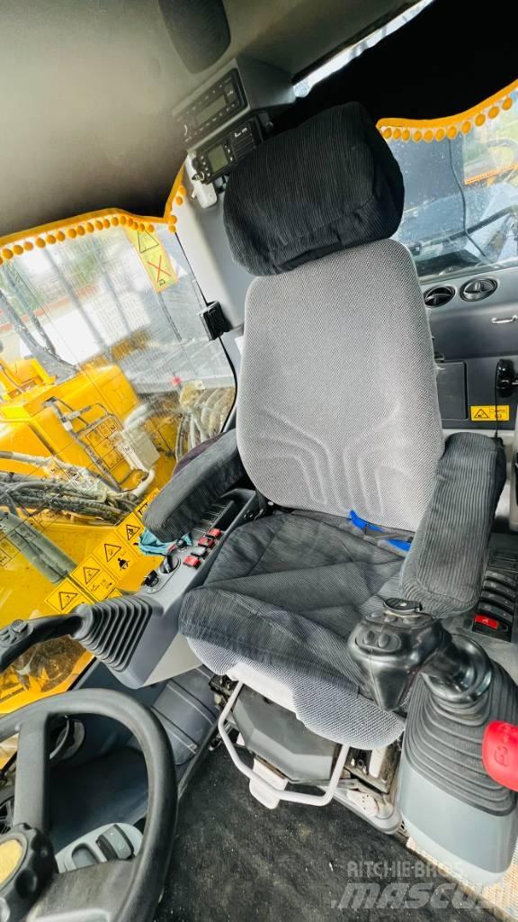 Komatsu PW 158 Excavatoare cu roti
