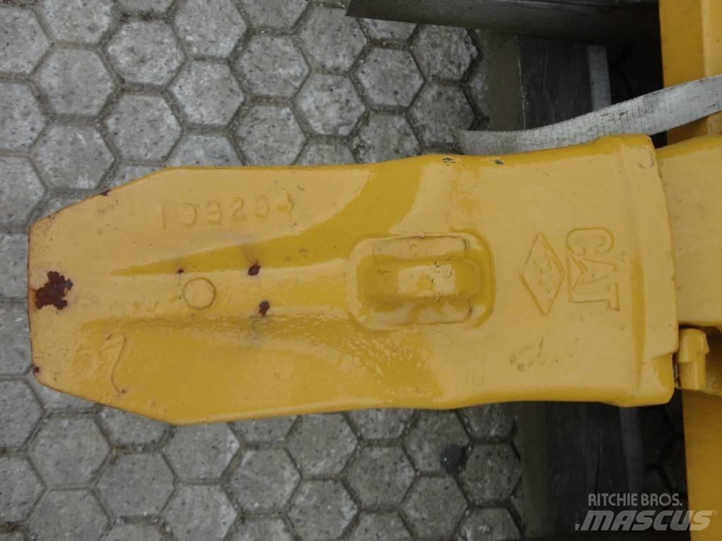 CAT 374 CAT bucket Pistoane