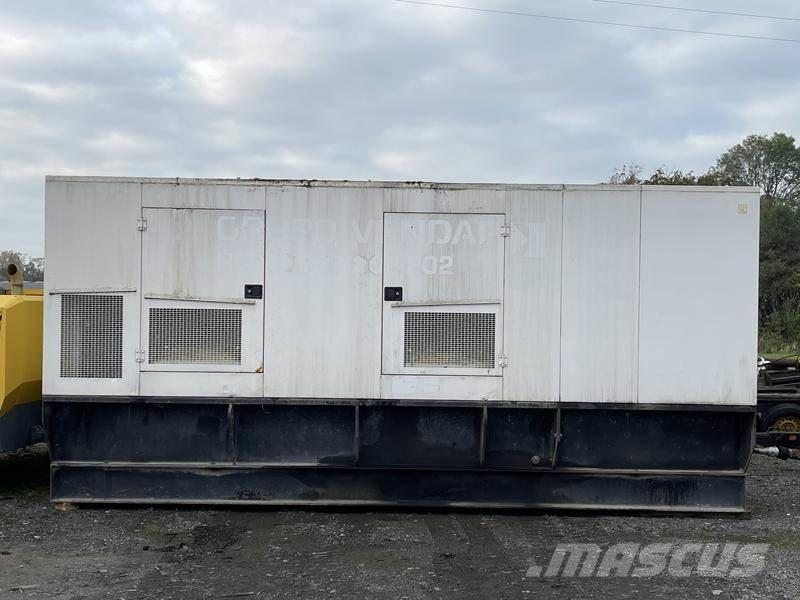 CAT C 18 - 700 Generatoare Diesel