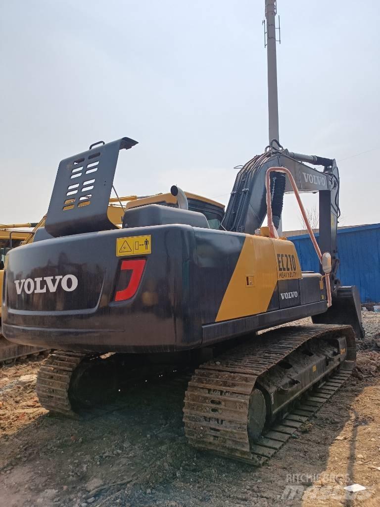 Volvo EC 210 Excavatoare 7t - 12t