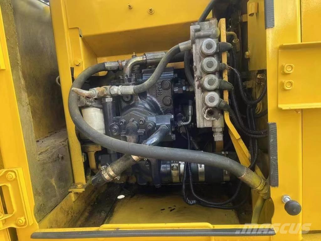 Komatsu PC120-6 Excavatoare 7t - 12t