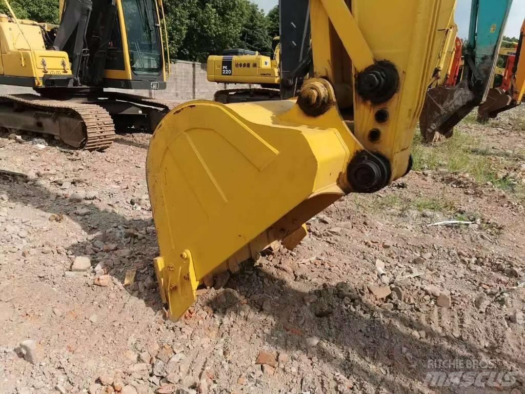 Komatsu PC 200 Excavatoare pe șenile
