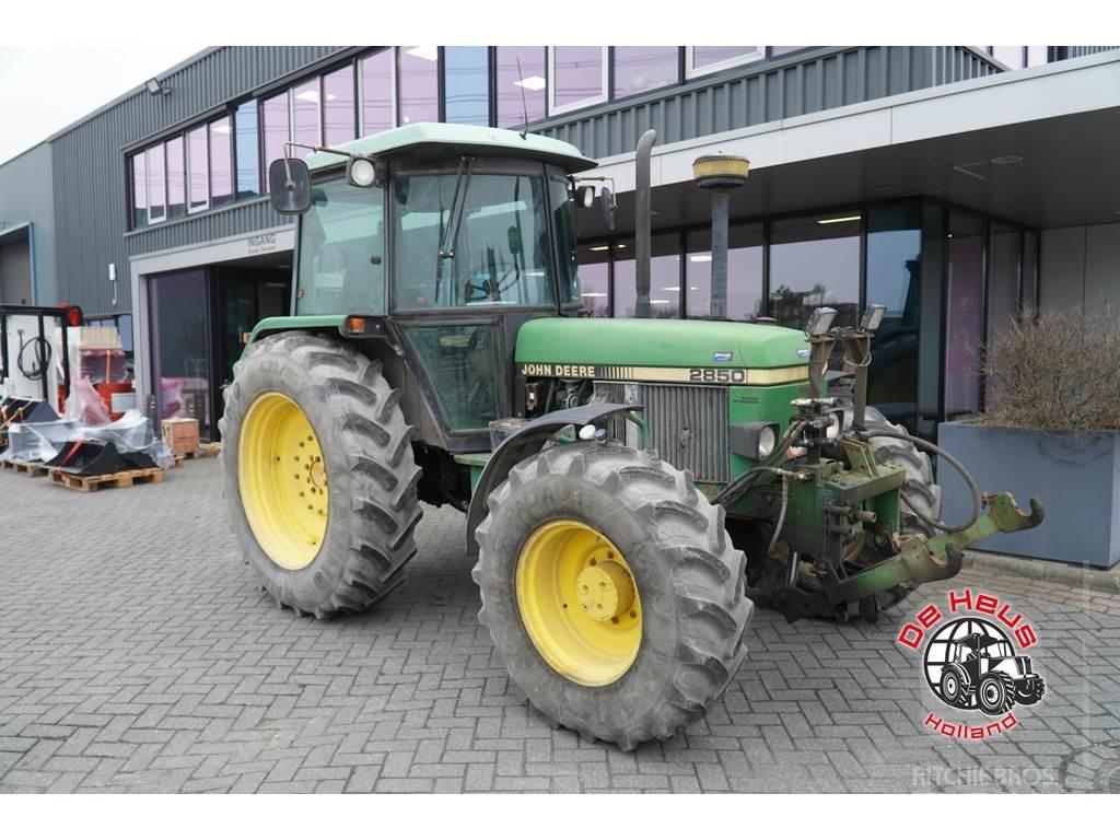 John Deere 2850 Tractoare