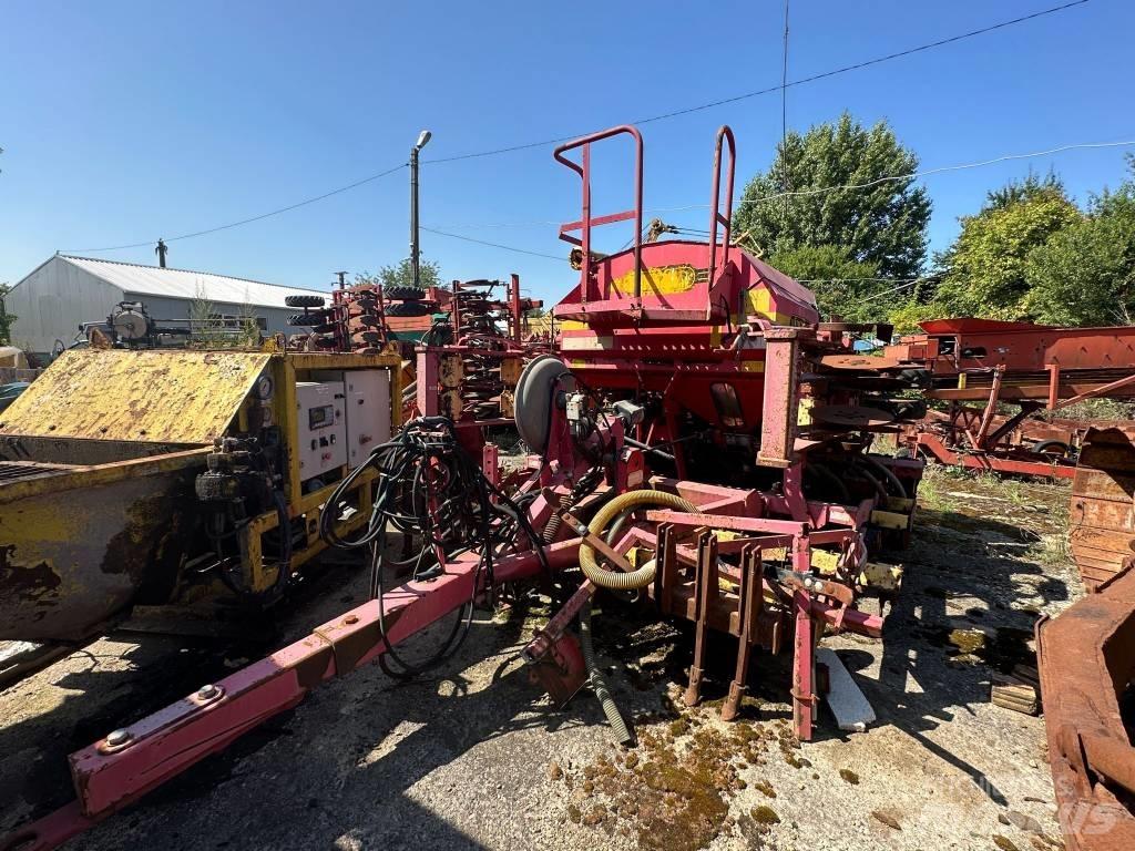 Väderstad Rapid400F Perforatoare
